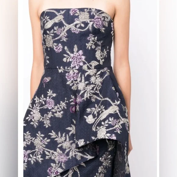 MARCHESA***Gilded Cloque-Effect Strapless Gown***US 8***$1095 - Picture 8 of 9